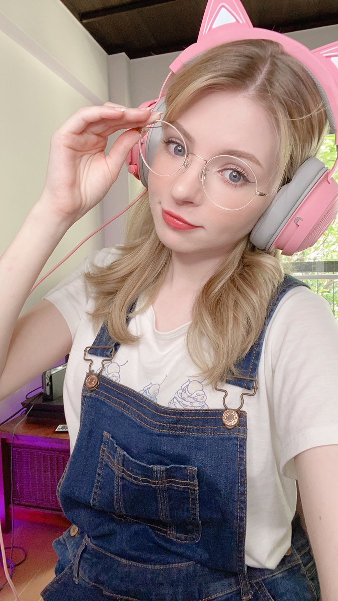 Twoucan - ソフィー 🎄 Sophie (@PeachMilky_)