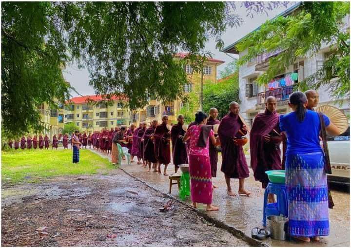 saimownleng's tweet photo. Virtue builders in #Myanmar never have a break in building virtue.
We always realize that our ultimate goal is Nirvana.Thus,we make merit to support Buddhism every early morning.This is the role model for Buddhists around the world to extend the life of Buddhist religion. https://t.co/TV7XTUvGtc