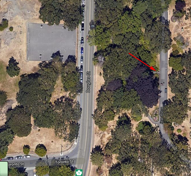 vicpdcanada's tweet photo. Officers located a used, uncapped hypodermic needle secured to a staircase railing near a heavily used path in Beacon Hill Park today. If you saw anything, please call 250-995-7654, press 1. @VicCrimeStop to remain anonymous. #yyj

Info: https://t.co/6zxOJm3JEU https://t.co/a7k93wyQZD