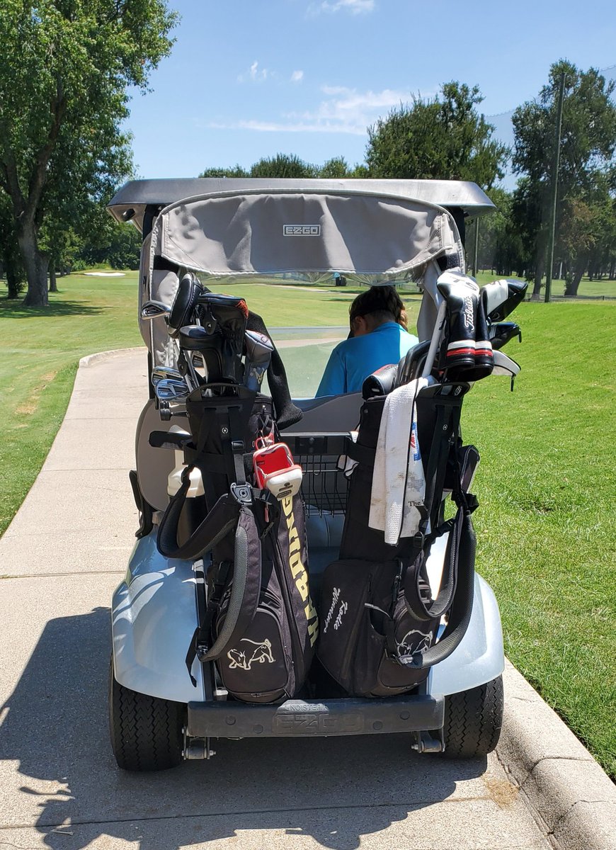 ToddWinnings's tweet photo. I had a wonderful day playing golf with @kodie_winnings and @juli_ligeia at Diamond Oaks. These two are great golfers! They are primed for a great golf year at Harding. #HardingGolf #girlsgolf #collegegolf https://t.co/ME3pB4L8ug