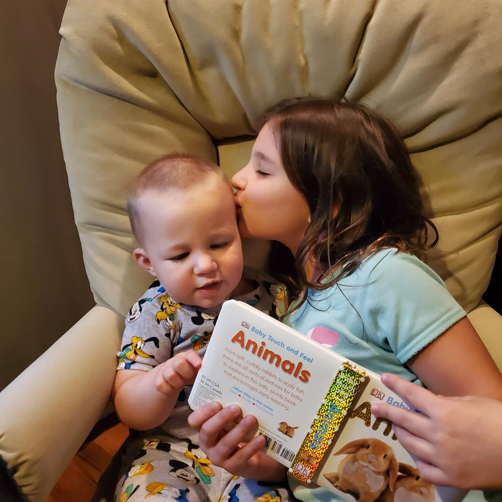 BabyQMischief's tweet photo. Reading Ben his bedtime book https://t.co/p0TVuzUKAG