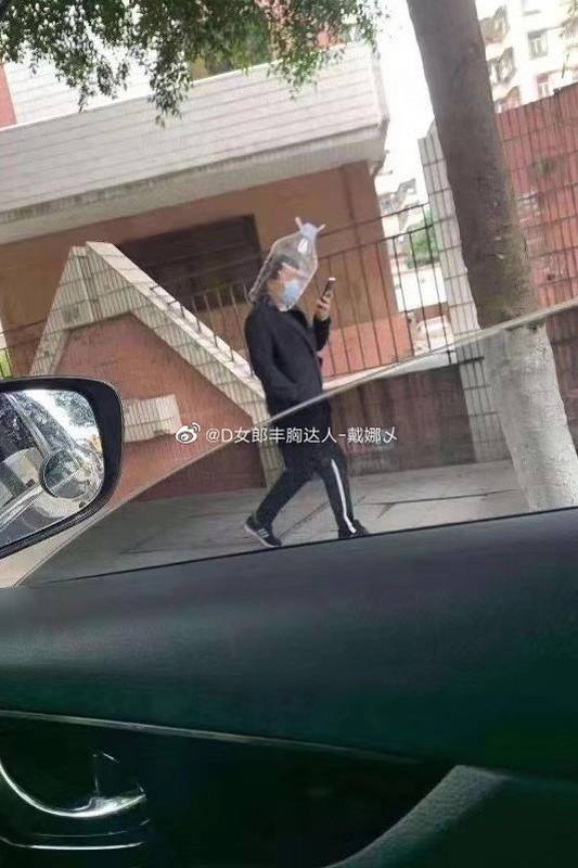 wtfmairton's tweet image. same energy

já quero a minha máscara de garrafa personalizada cheia de glitter KKKKKKKKKKK

#HelloStrangerEP6