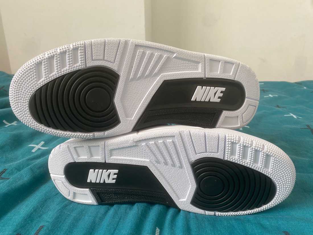 snkrdunk_jp's tweet photo. 【🔥新ショット】
FRAGMENT × NIKE AIR JORDAN 3 "WHITE/BLACK
2020年秋冬に発売が予想される藤原ヒロシ氏率いるFRAGMENTのサンダーロゴを刻んだAIR JORDAN 3の新ショットが公開!
📱https://t.co/BhlmCKTbGy
#ナイキ #arjordan #fragment https://t.co/Hi1G8GTXwC