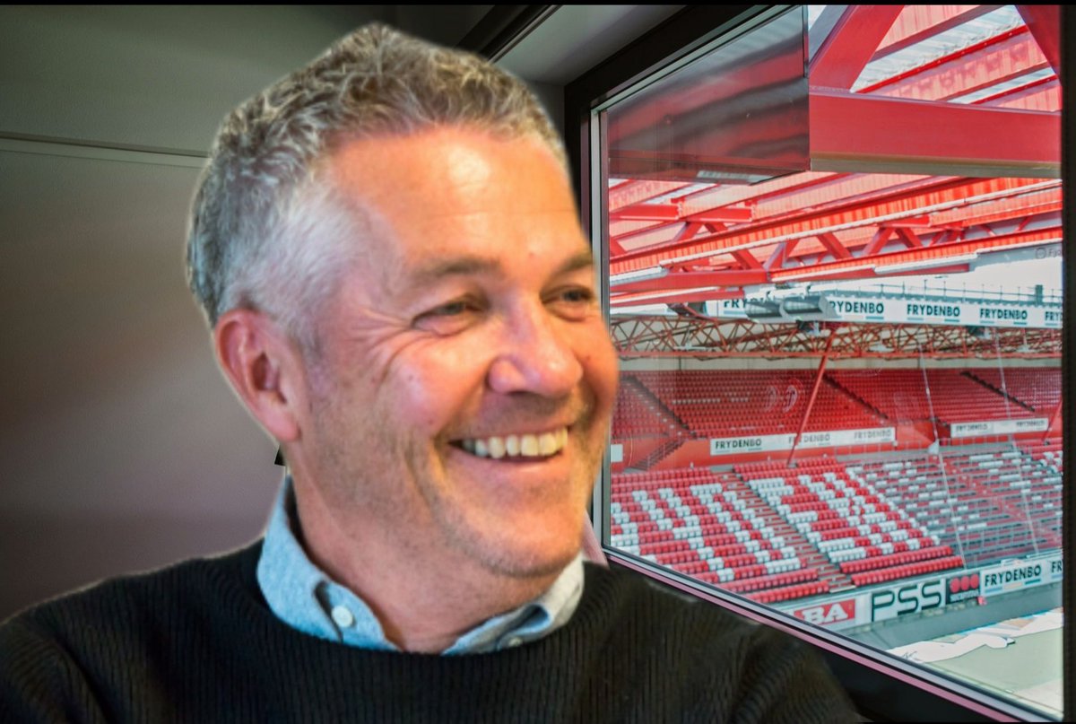 LEKKASJENYTT!!: Kåre Ingebrigtsen avbildet inne i en av hyblene på stadion!