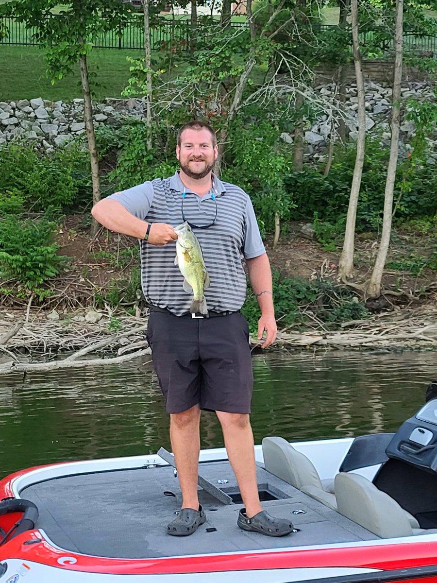 npavakian90's tweet photo. Summertime Blues #theyeating #lewsfishing https://t.co/GsvDAHxMXH