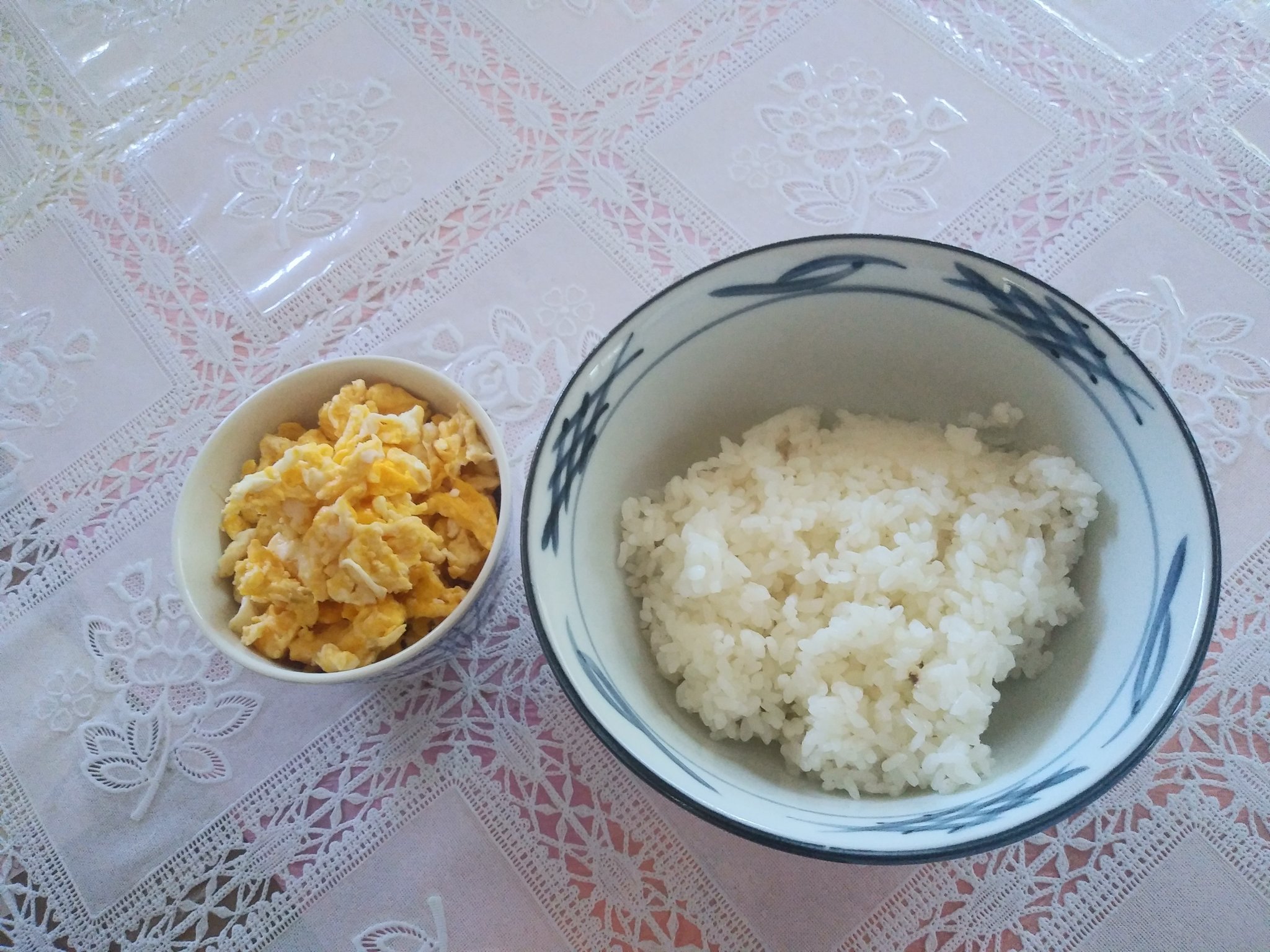 チョコラ 父が作った鶏ももソテーの煮凝りがあったので 食戟のソーマ の化けるふりかけご飯を真似してみました 本家は手羽先の 煮凝りですが美味しかったです