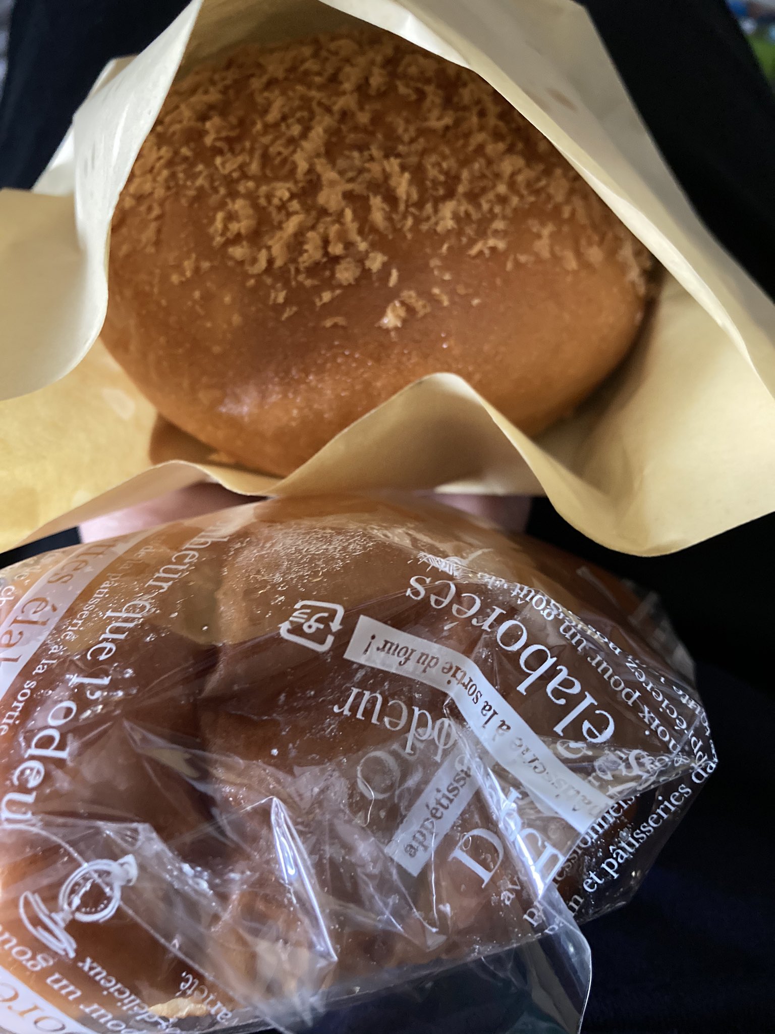 Ao3 Tamura S Bakery来てるよー と 言う事で1つ目の仕事帰りの移動中寄ってホタテカレーパンと塩パン買ってきた 夕方 仕事終わったら速攻帰って来て イカ飯買いにまた行く Tamura Sbakery もり町のパン屋さん キッチンカー イカめし