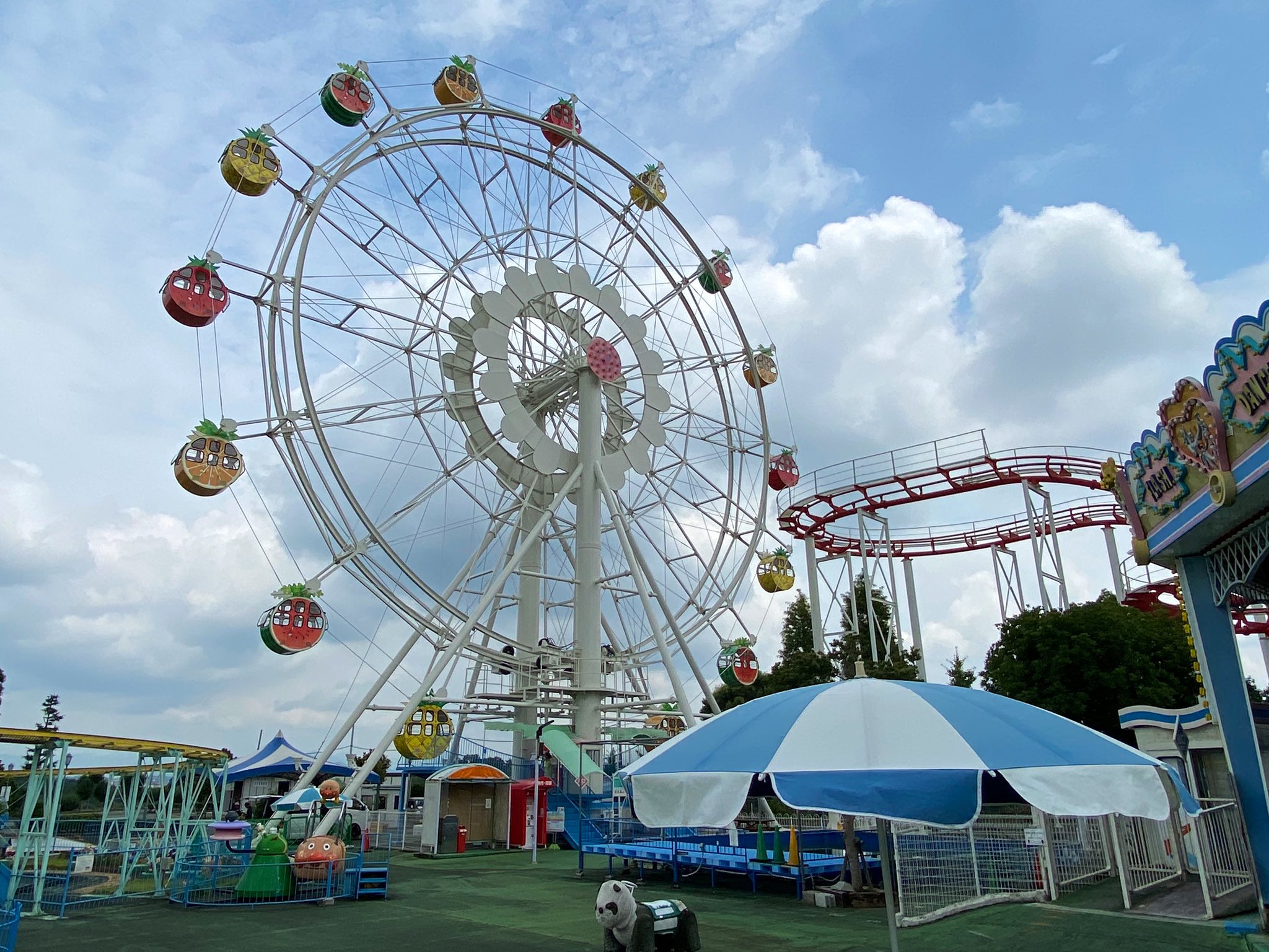 ジェットコースター男 公式 A Twitter 神戸おとぎの国 道の駅 神戸フルーツ フラワーパークにある可愛い遊園地 遊園地は入園無料で個性的なジェットコースターが2つあります フルーツ フラワーパークの名残りからか観覧車が果物で可愛い 近くには大きな
