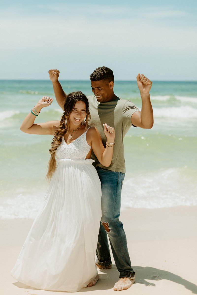 maggiegberlin's tweet photo. We are getting married in ✨4✨ weeks!!!!!!! https://t.co/tdT6Kgdr1f