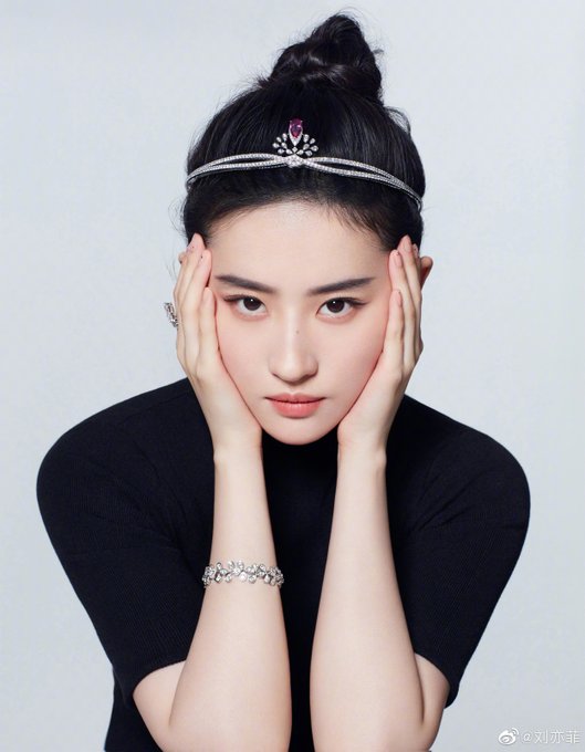 Yifei's Sina พ.ค.- ส.ค. 2563 EedvTc5VAAIuOBn?format=jpg&name=small