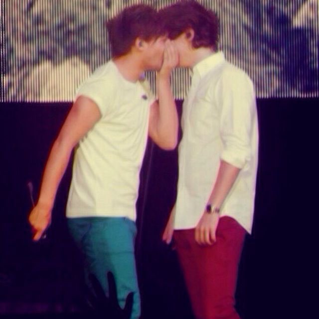 dfnclesslou's tweet photo. “I advise them not to whisper to each other until they're off stage.” https://t.co/MSLTGXWDBi