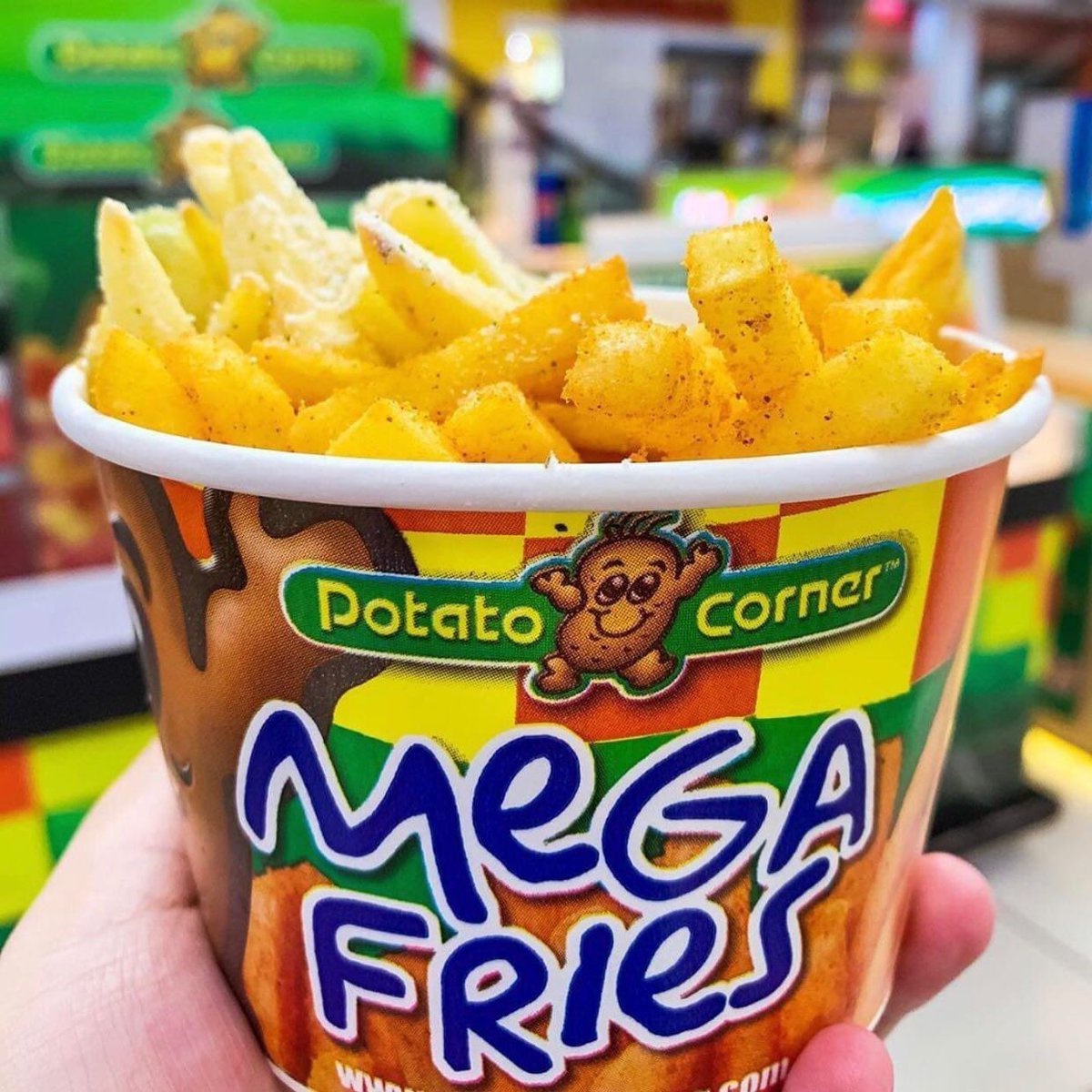 heymanilaPH's tweet photo. Hey Manila! 🇵🇭🍟❤️
I know you love this too! Mega Fries by Potato Corner FTW this #HumpDay 📷: @bellyhungry.siopau #manila #metromanila #quezoncity #roosevelt #potatocorner #megafries #heymanilafood #heymanila https://t.co/FsivnSmT2v