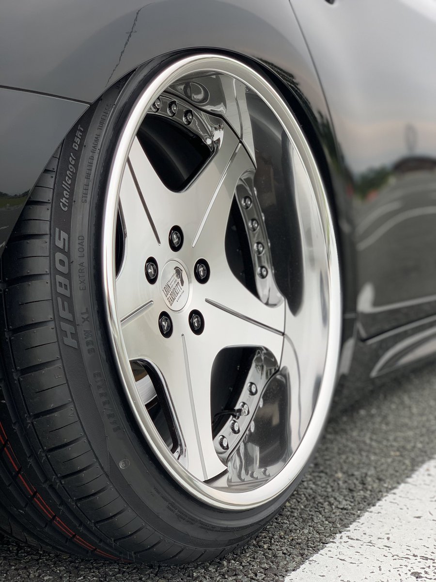 お前らのホイール晒せ レオンハルト オルデン 19インチ ブラックメタル