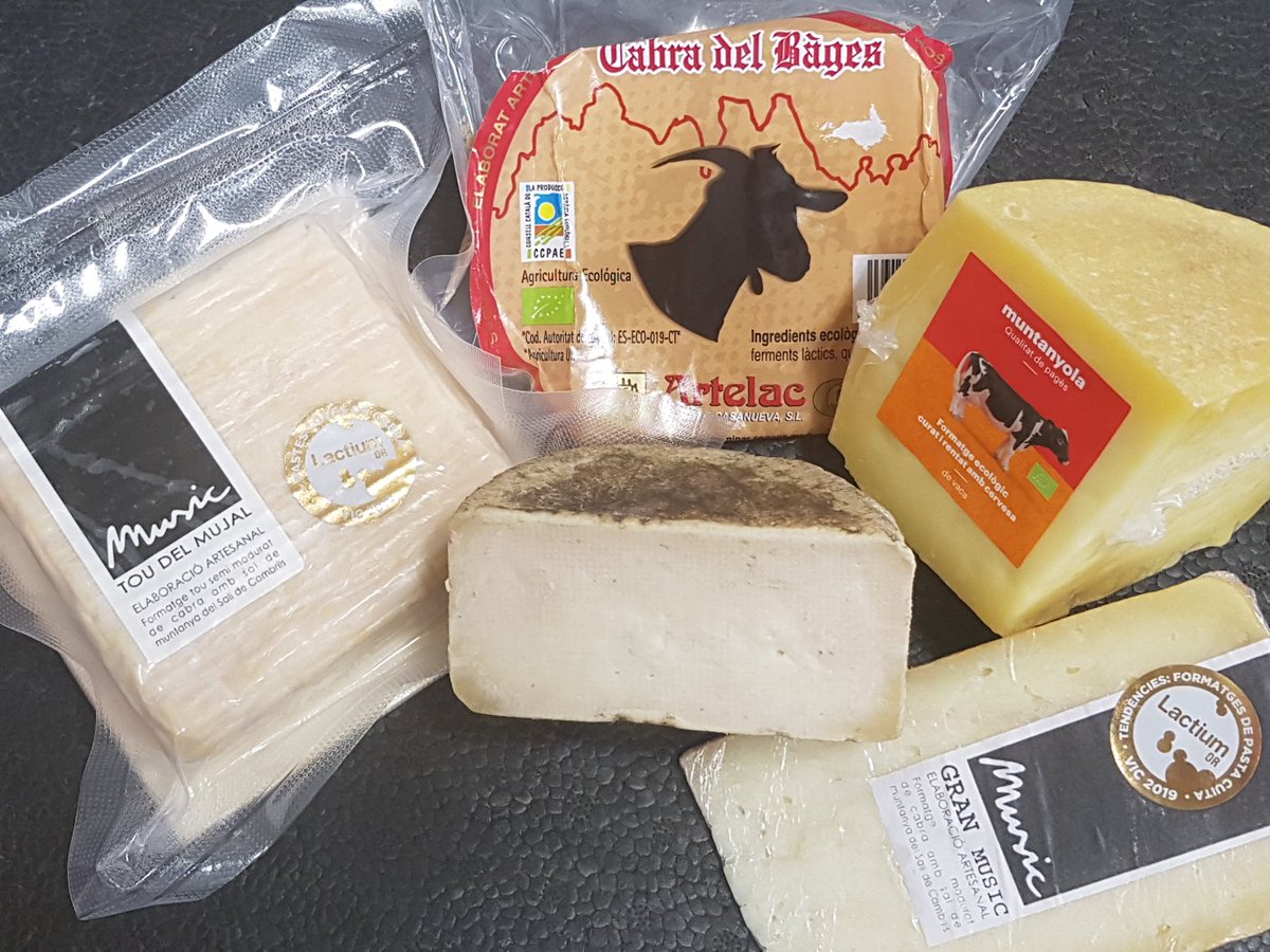 AjCastellbell's tweet photo. 🍷 Tast Guiat - #Maridatge de Vins 🥂 @dopladebages amb formatges 🧀 artesans del #Bages.
Amb @JosepBelmonte &amp; @CepsiManduca
#EstiuCoViu20
ℹTiquets anticipats OAC #Ajuntament de #Castellbellielvilar
(places limitades) https://t.co/anrRmrTMql