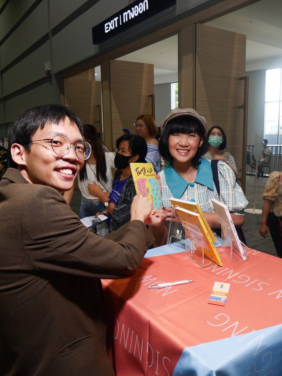 BanlueBooks's tweet photo. ผ่านไปแล้วสำหรับงาน ABC Book Fest เทศกาลหนังสือเริ่มต้น ที่สามย่านมิตรทาวน์ และการพบปะพูดคุยระหว่าง หมอปีย์ ― นพ.ปีย์ เชษฐ์โชติศักดิ์ กับนักอ่านอย่างใกล้ชิด ขอบคุณนักอ่านทุกท่านที่แวะเวียนมาหา แล้วไว้เจอกันในโอกาสต่อๆ ไปนะจ๊ะ ❤️

#ABCBookFest #เทศกาลหนังสือเริ่มต้น #BanlueBooks https://t.co/hGV7y9fhuR