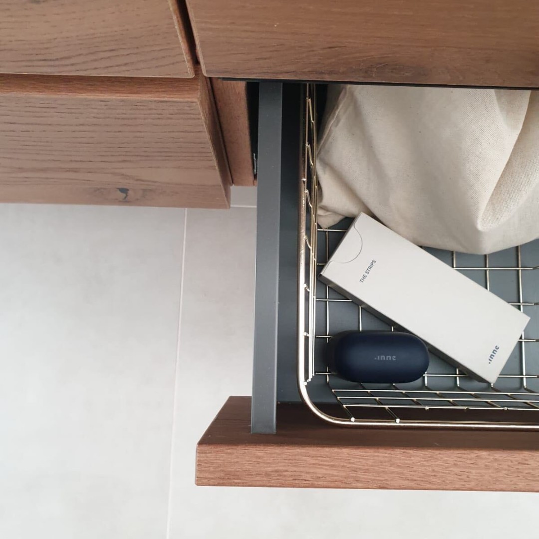 inne_io's tweet image. "I keep my inne mini lab in my bathroom cabinet, conveniently waiting for my morning saliva collection.  All I have to do when I wake up is collect and then I can get started with my morning and brush my teeth." - inne user

#inne #morningroutine #monday #femalehealth