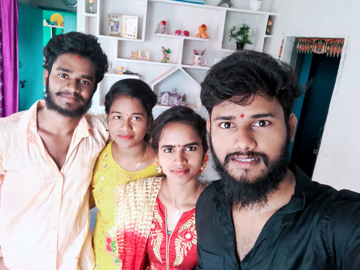 SmartMohanx's tweet photo. #HappyRakshaBandhan
#brothersisterlove . Follow me ππ
#smart_mohanx
.
#beard #menwithbeards #beardstyle #beardman #hotbeard #fitnessmodel #handsome #pakka_hyd #beardlover #smartmohanx #beardsofinstagram #Mohanx #beardgang #pakka_hyd #vijaydevarakonda #sigitimohanrao https://t.co/69xiPRTzX3