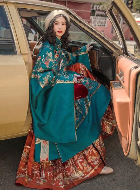 Artistic Expression through Hanfu