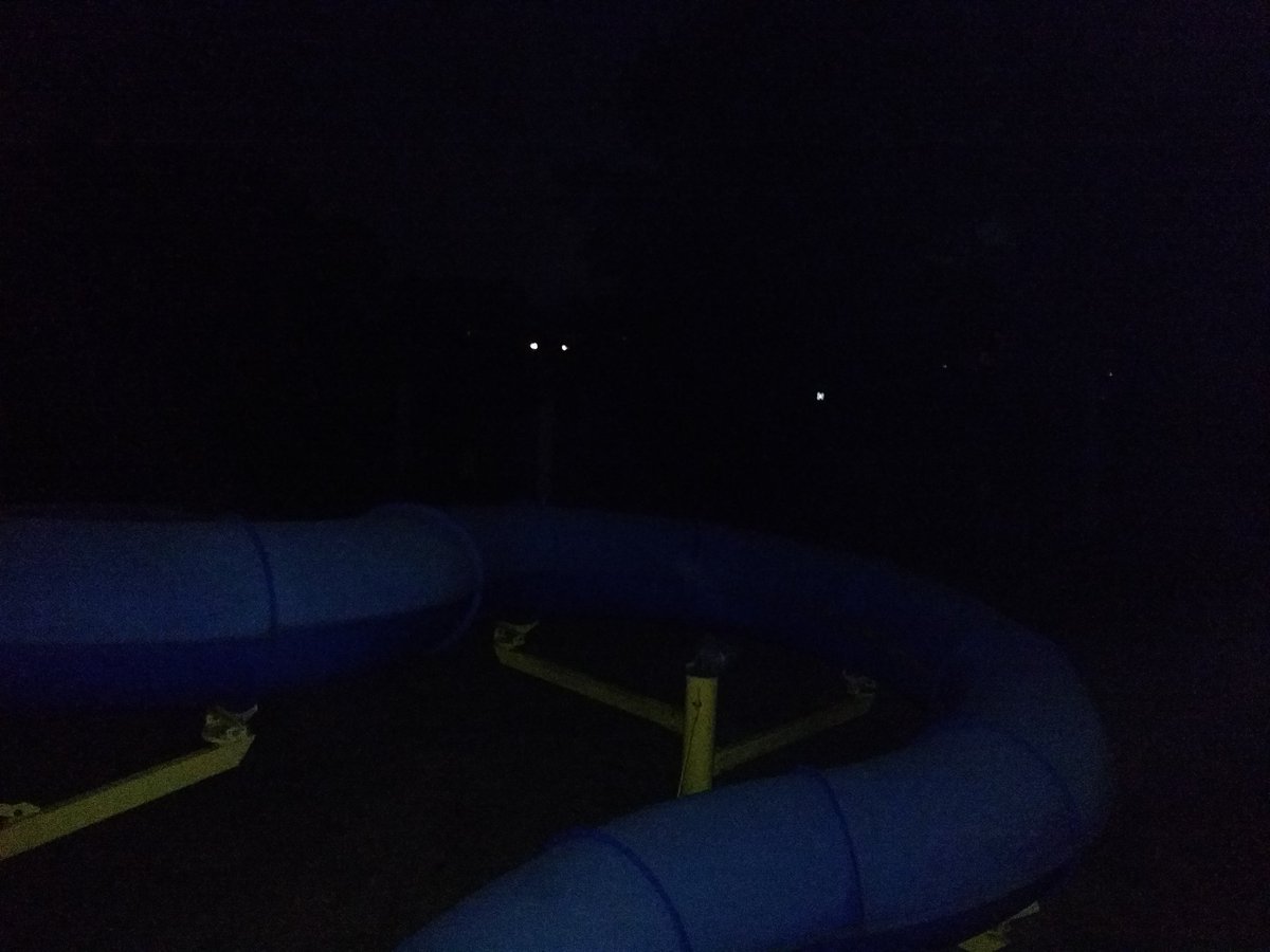 dyslexiaboi's tweet photo. wow epic nighttime water slide #urbanclimbing #urbex #roofing #rooftoping https://t.co/WyualAUxoT