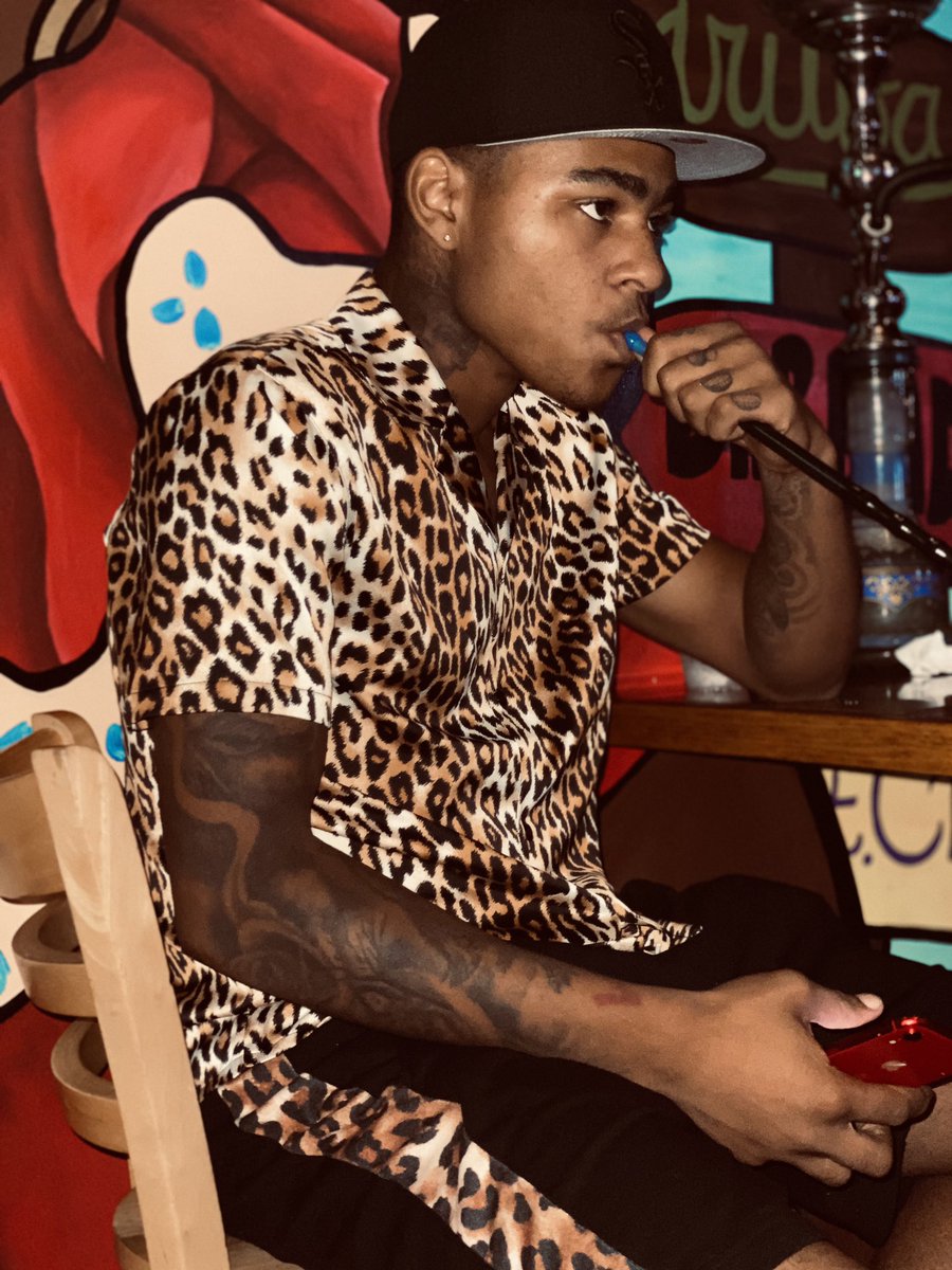 JizzyAllMoneyIn's tweet photo. I Refuse To Be A Handsome Broke Nigga. 🐆 LLBRAX https://t.co/bIVm1mAbiU