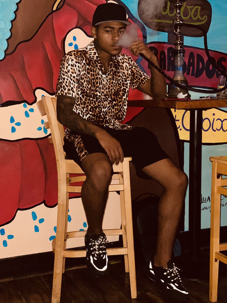 JizzyAllMoneyIn's tweet photo. I Refuse To Be A Handsome Broke Nigga. 🐆 LLBRAX https://t.co/bIVm1mAbiU