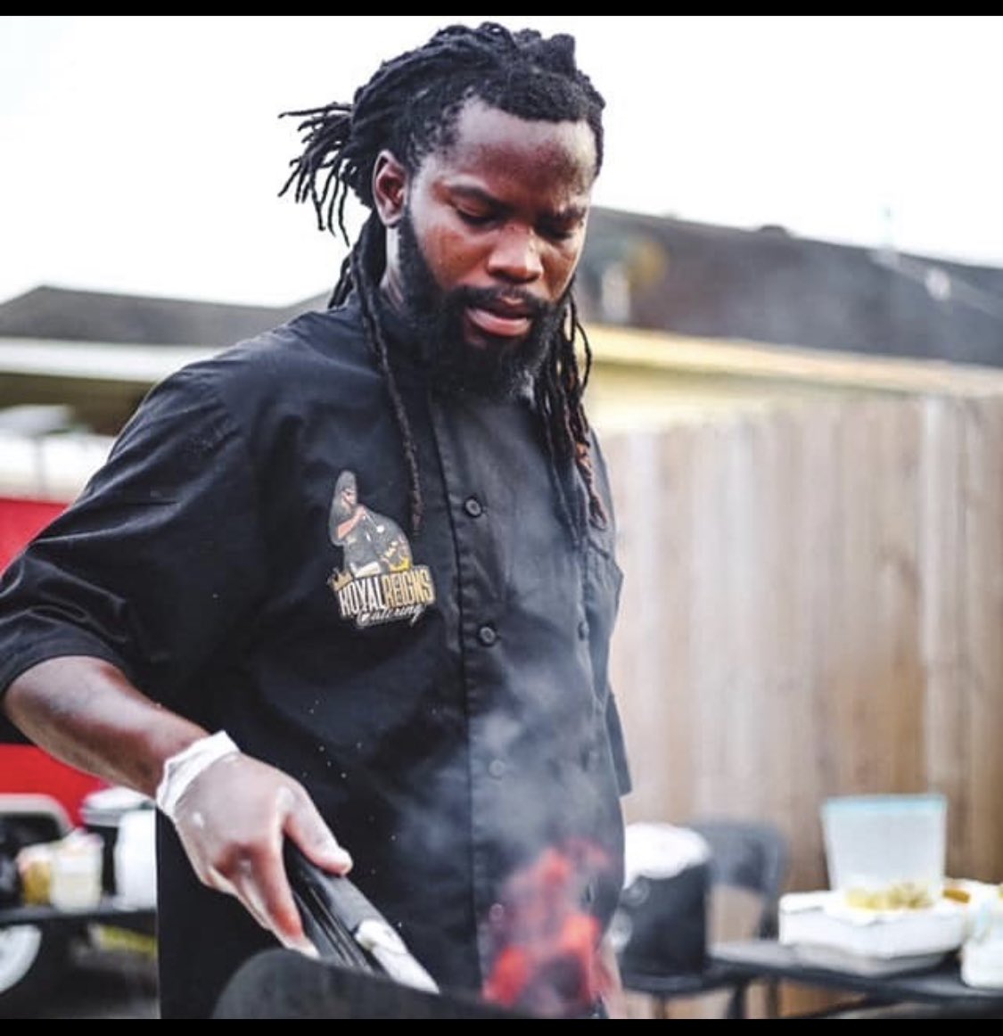 themindofcel's tweet photo. Well my peoples has this la oyster business thing that he been doing for years to support his family but he’s been having a few set backs and i mean the oysters are really good so he just needs a lil help anything helps takes $0.00 to retweet and $1 to help https://t.co/osodQ2jXuM