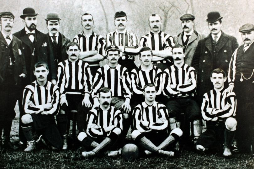 On this day in 1894 <a href="/NUFC/">Newcastle United</a> changed colours from red shirts and white knickers to black and white shirts (two inch stripe) and dark blue knickers #nufc