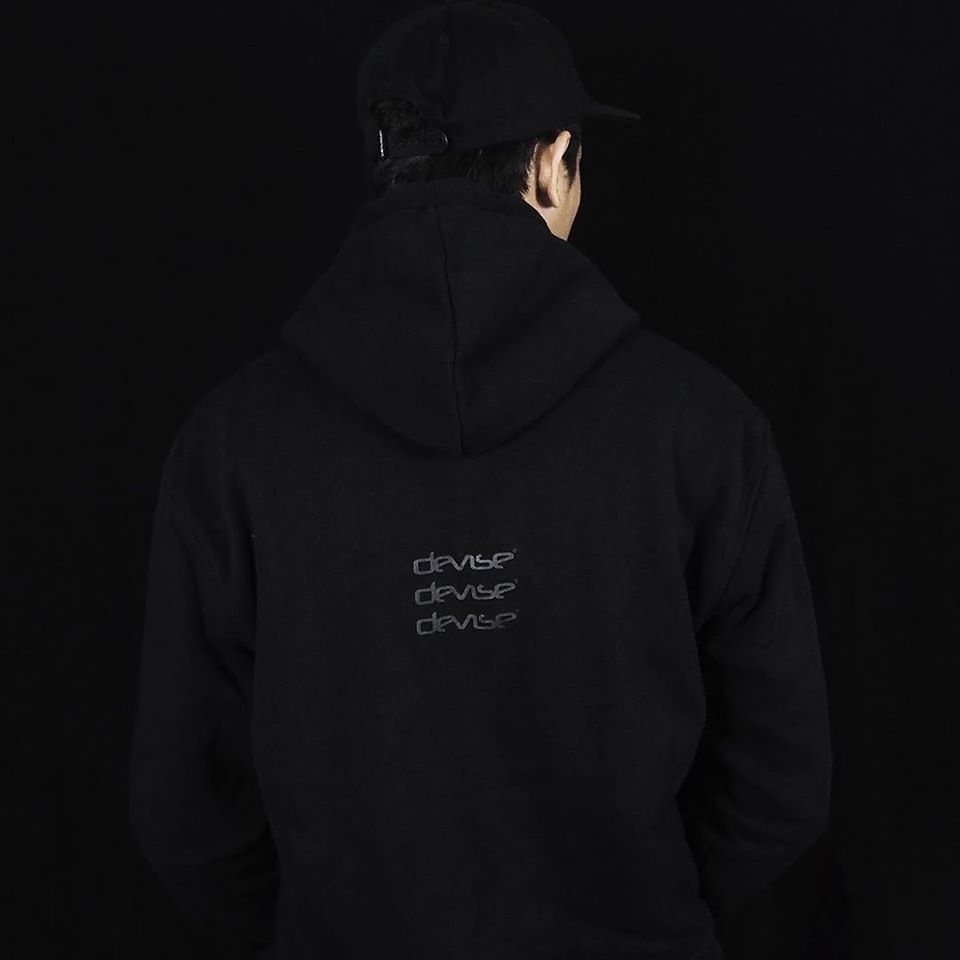 depotbydevise's tweet photo. ON SALE: @deviseclothing Namesake Pull-over Hoodie.
Details: https://t.co/b7CBk1tlU1 or text us +6013 380 2798
*We ship worldwide, accept Visa/Mastercard, PayPal and Internet Banking (FPX)
#depobydevise #devisenamesake #deviseclothing #devise https://t.co/xB6n86pWgb