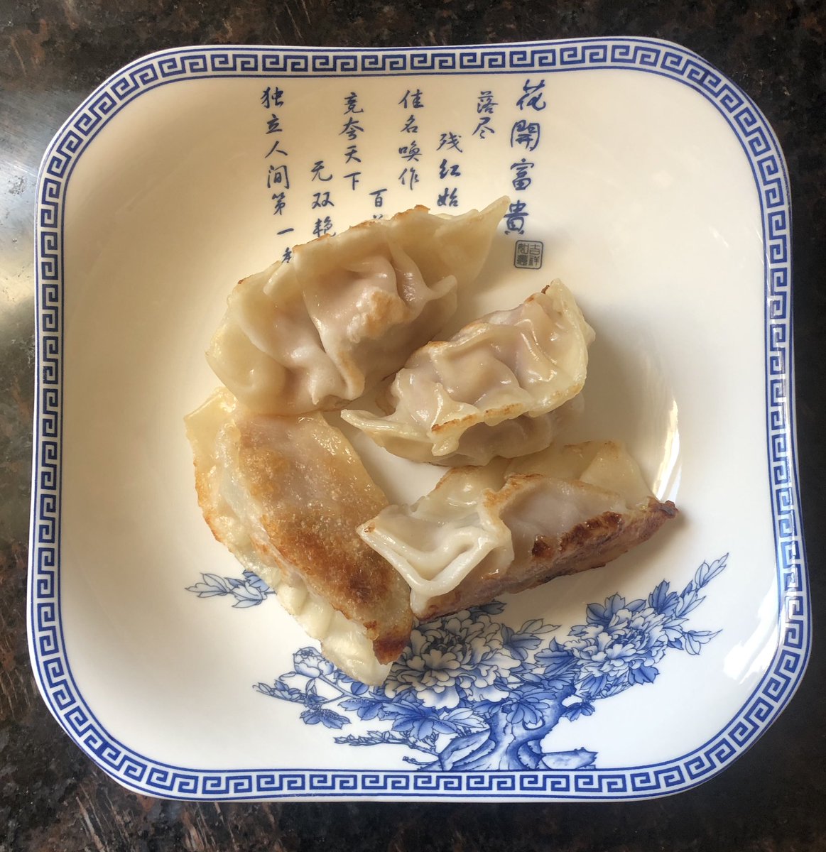 maryannm111's tweet photo. My studentβs parents have always been so good to me. I had dinner cooked for me last night, homemade dumplings! The best I have ever had! #dumplings #chinesedumplings #Summer2020 #ilovemyclass #missingmyclass #Guangzhou #China @LincolnSchoolRB https://t.co/vo9taCAz7a