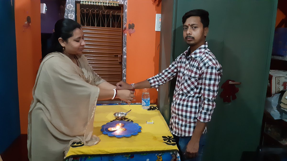 Families of our beneficiary Shri Rajesh Choudhary, Sri Nitai Ghosh and Smt. Santoshi Devi celebrating festival of Raksha Bandhan first time in their newly built pukka houses under #PMAY_Urban at #Rajmahal_Nagar_Panchayat
<a href="/Secretary_MoHUA/">Srinivas Katikithala</a> <a href="/amritabhijat/">Amrit Abhijat</a> <a href="/vijayajadhavias/">Vijaya Jadhav</a> <a href="/PMAYUrban/">Housing For All</a>