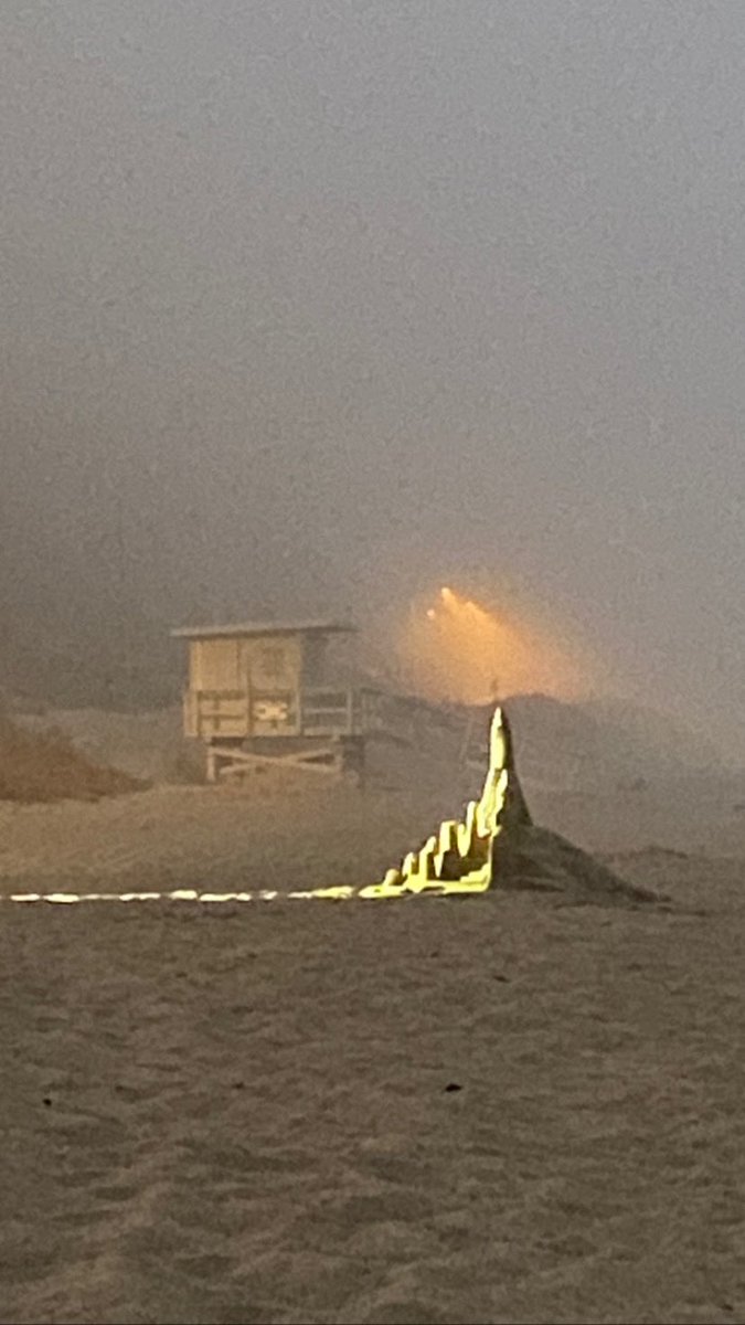 MariaHumphreys8's tweet photo. Good night from foggy Zuma beach 

#goodnight #malibu #photographer #beach #fog #california https://t.co/EHe0QOE3lJ