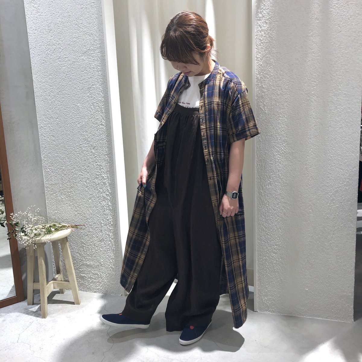 Chambre De Charme A Twitteren Staff Coordinate 先日ご紹介いたしました綿麻スラブチェックシリーズを使ったコーディネートです 1枚目 Mat Quotidien 綿麻スラブチェック エプロンワンピース 13 800 Tax 品番 9601op008201 前を開けて羽織として