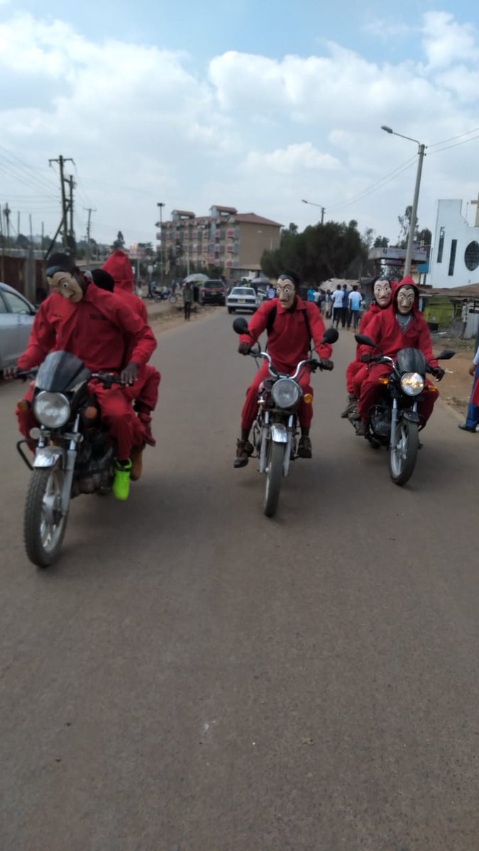 TrodFitted's tweet photo. Mbogi ni fyam. #TrodFitted #StaySafe
@lacasadepapel @LaCasaDePapelTV this is lit 🔥 https://t.co/9QWhdirES6