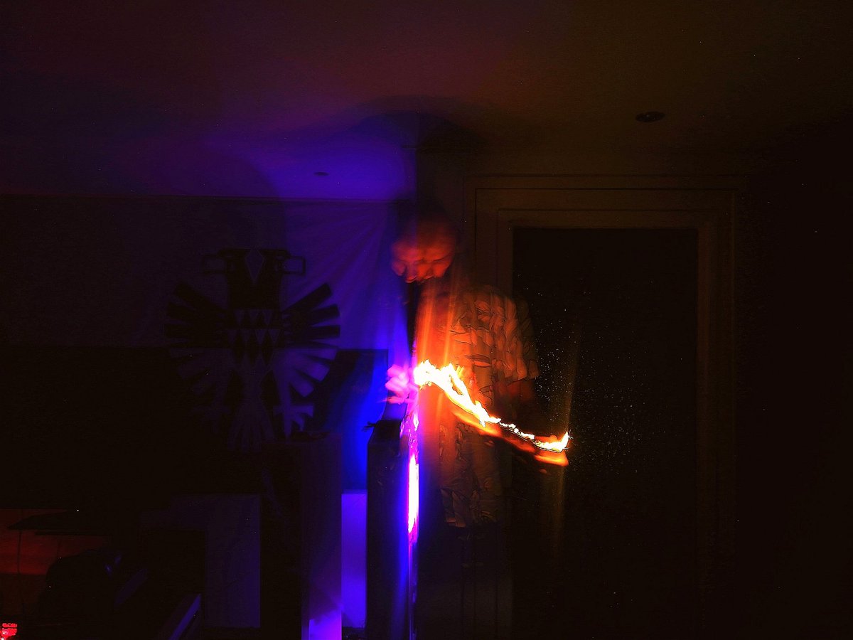 slenderboie's tweet photo. Late/early SESH https://t.co/51HXlZWxxT