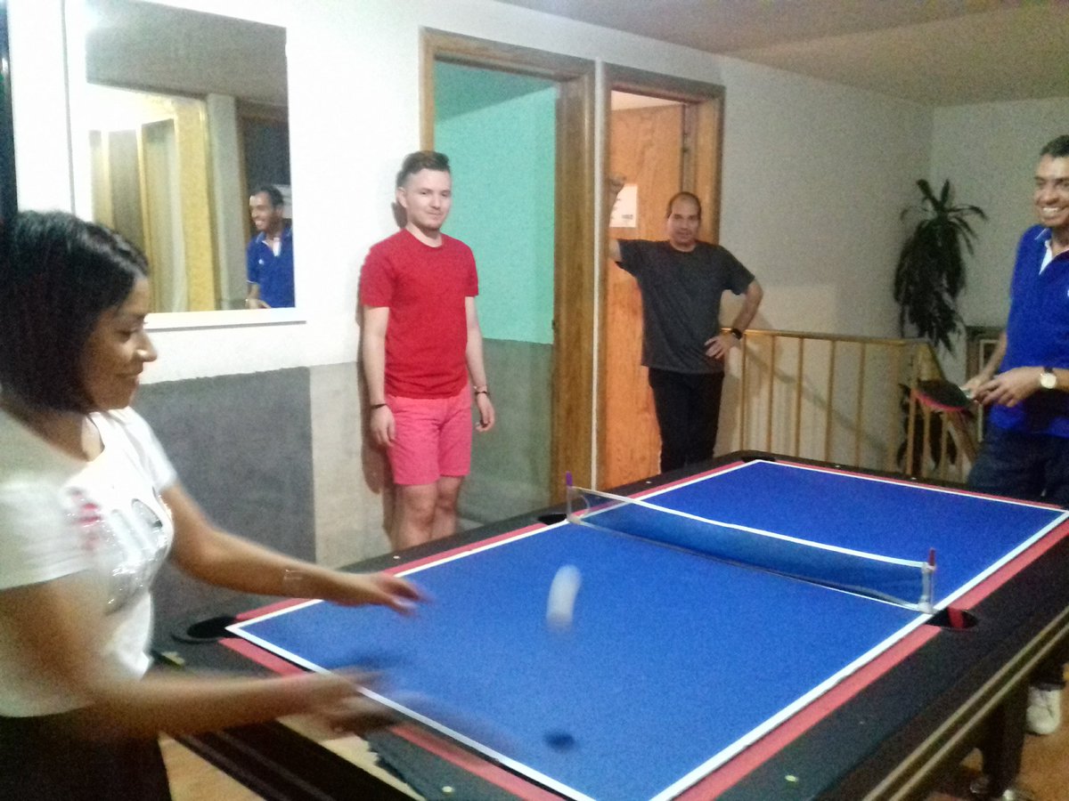 CharliesHomeMx's tweet photo. Reta de Ping-Pong dominguero con mis querid@s guests. Ara, Luis, Óscar, Luis Mty. (No alcanzamos a salir en la Pic, Frank y Yo).

¡La neta muy pareja la reta!
#CharliesHomeExperiences https://t.co/3baQ2m7uUc