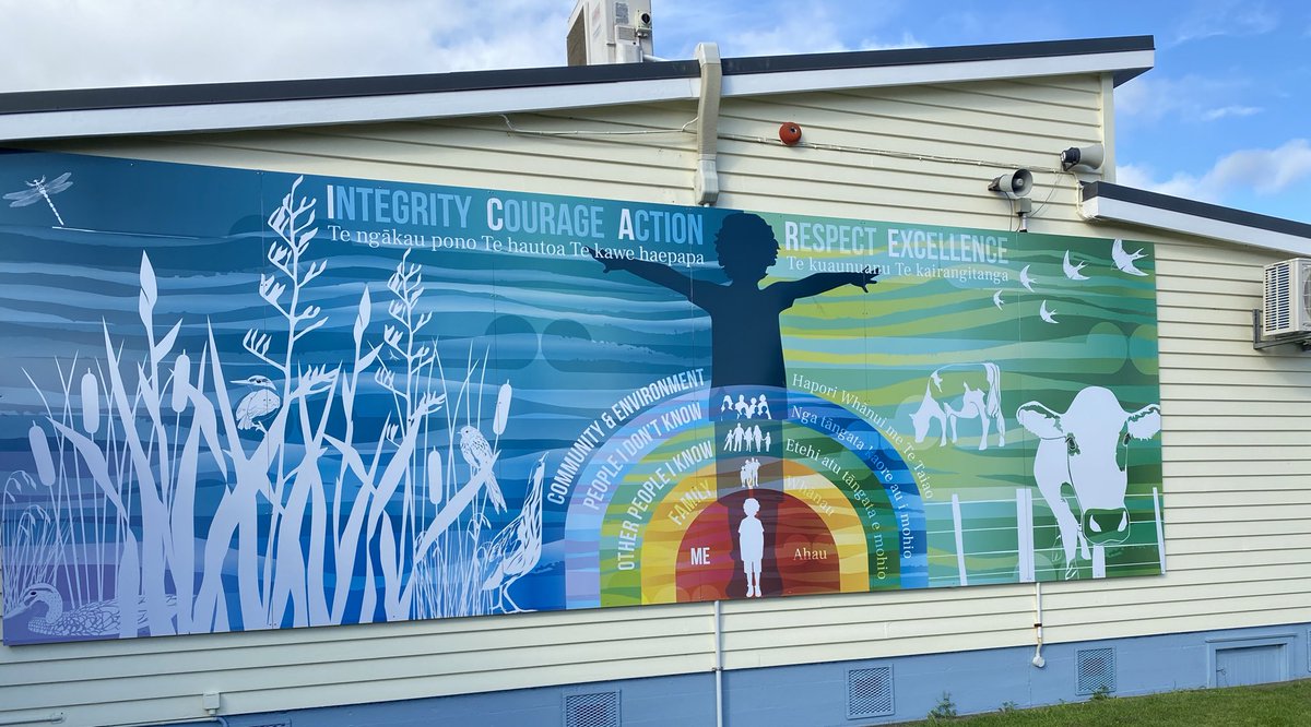 An amazing visit to beautiful Ngatea today - another thought provoking conversation with <a href="/Neil_NPS/">Neil Fraser</a>. Thank you for having us! Check out their new stunning signage!