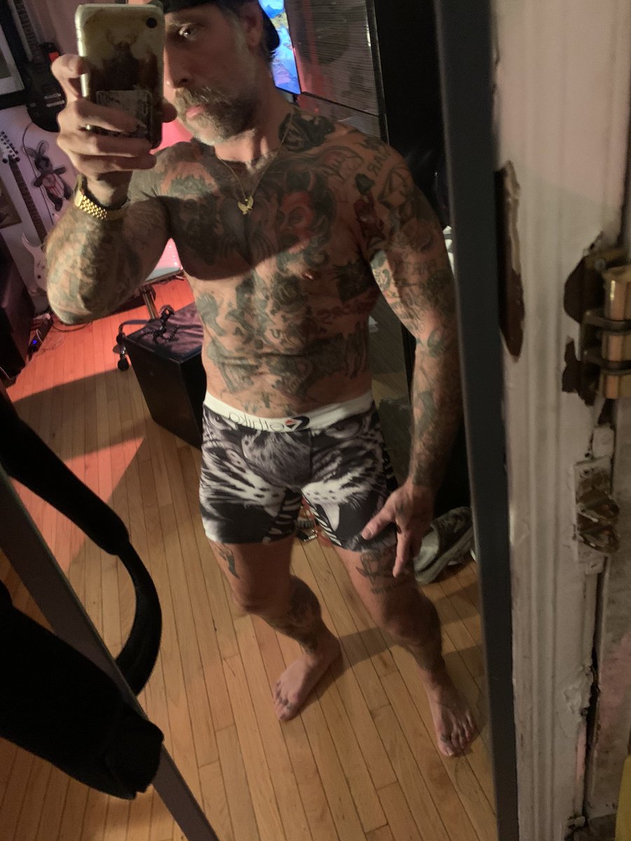 DomDaddyDom1's tweet photo. Do u like summer abs coming in? https://t.co/pUya2blD9S