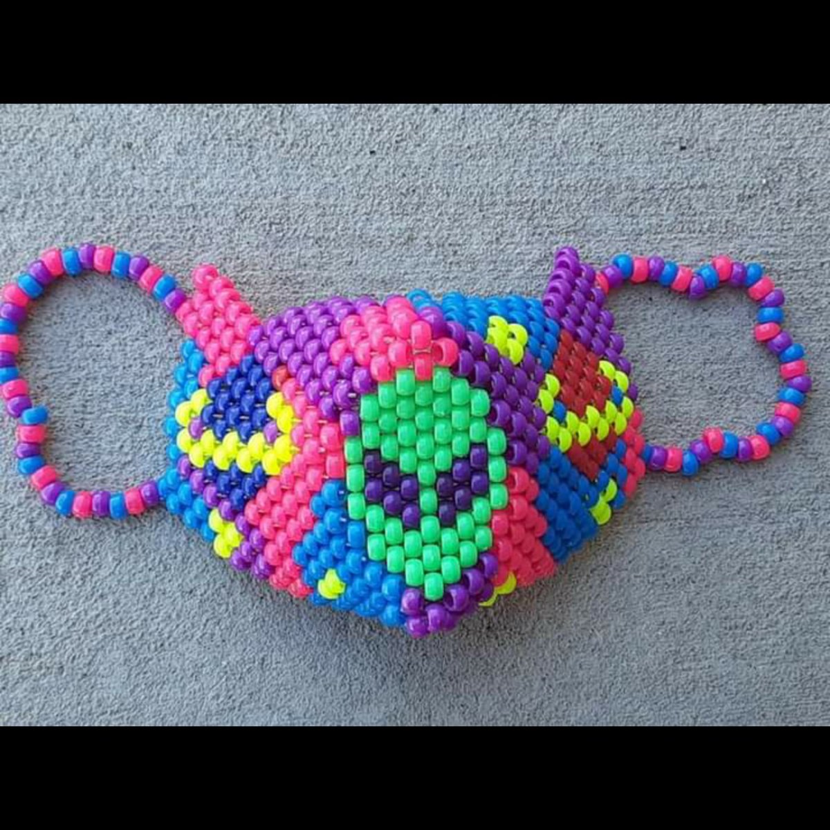 PeaceLoveKandi_'s tweet photo. Made my first mask! I love it & I am so proud of how it turned out! π₯°ππ·
#Kandi #KandiCreations #PeaceLoveKandi #KandiMaker #KandiGirl #PLUR #KandiMask #Alien #Planets https://t.co/HU3pdzq7rF