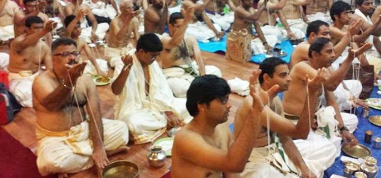 🌺ॐ श्री गुरुवे नम:🌺
पंचगव्य का पान करे श्रावणी स्नान,
गायत्री पूजन करे विप्र का हो कल्याण।
#श्रावणी का पावन पर्व सर्वत्र शुभ हो।
जय श्री बालाजी की🙏
#एकांतऔषधिहै
@AvdheshanandG
@DrKumarVishwas @deeptibharadwaj @Itishree001 @religionworldIN @SanskarOfficial @devendrabhaiji https://t.co/wtZCxjWv7M