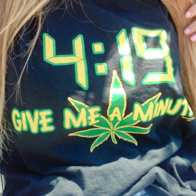 "4:19 ....give me a minute." stoned af tho https://t.co/HvftXTRtsa<a href="/tag/ropeplay"class="tags"><span>#ropeplay</span></a>