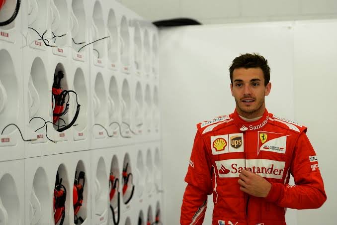 Enzo_Turk's tweet photo. Doğum günün kutlu olsun @Jules_Bianchi 
Hep kalbimizdesin🌹❤️
#JB17 #JulesBianchi https://t.co/G5T12FNuqi