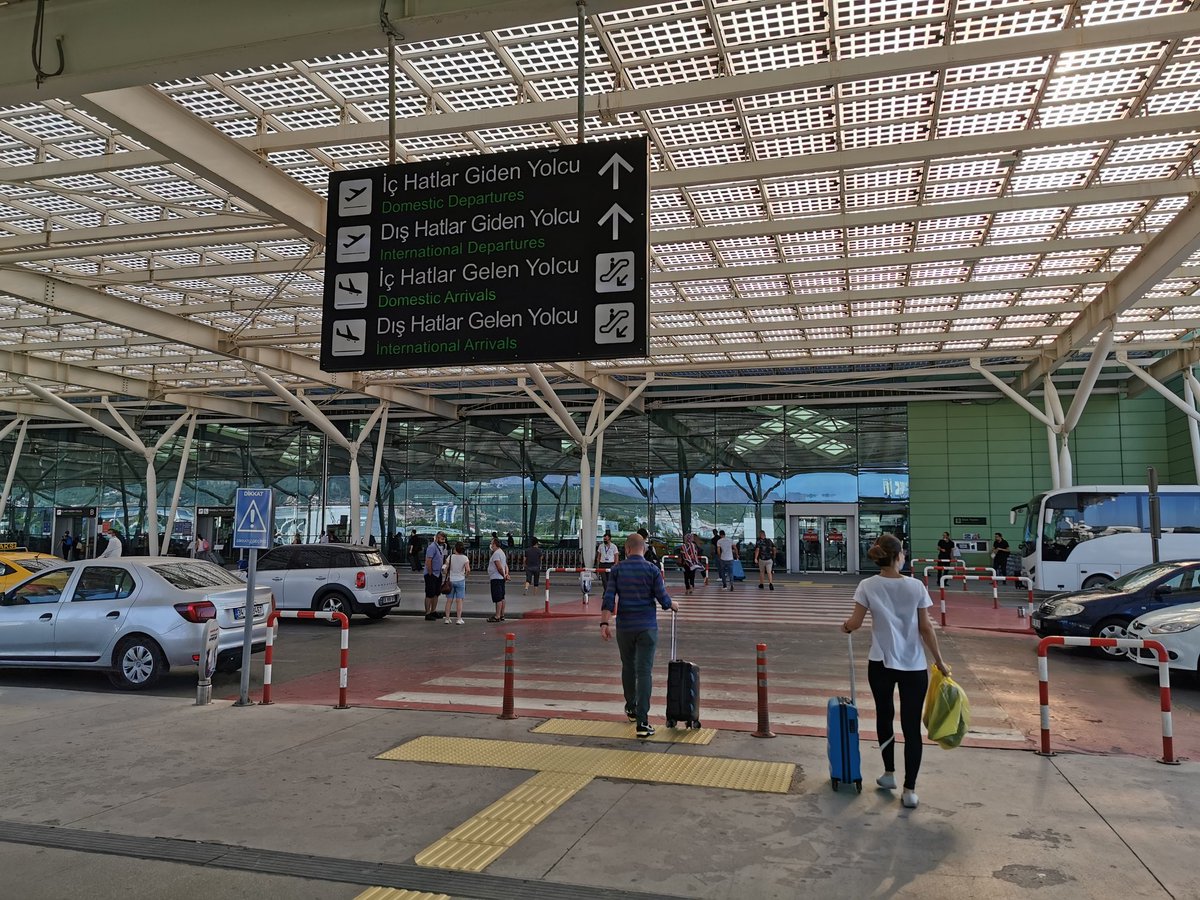 Joshenko ℬ𝒶𝓇ℴ𝓃 ℴ𝒻 𝒮ℯ𝒶𝓁𝒶𝓃𝒹 トルコ航空のチェックインカウンターで Hesコード見せなくていいの ときいたらno Problemと言われました 機内持ち込み手荷物はコロナ対応で4キロ以下にする必要があるとのこと ラップトップ用バッグが4 9キロで Joshenko ℬ𝒶𝓇ℴ𝓃 ℴ𝒻 𝒮ℯ𝒶𝓁𝒶𝓃𝒹 トルコ航空のチェックインカウンターで Hesコード見せなくていいの ときいたらno Problemと言われました 機内持ち込み手荷物はコロナ対応で4キロ以下にする必要があるとのこと ラップトップ用バッグが4 9キロで