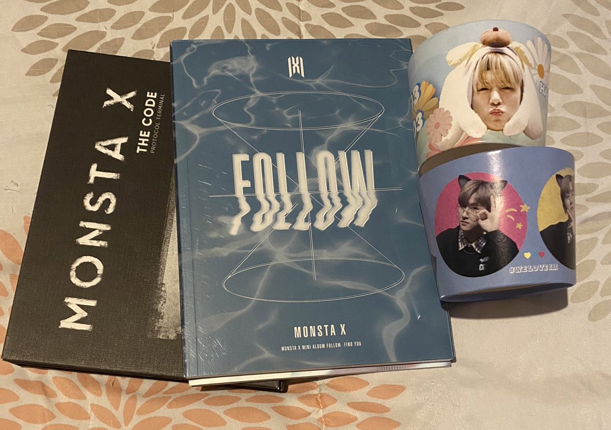 Giveaway time!•Don& #39;t have to follow but it& #39;s appreciated!•3 winners (all items in each pic+transparent pc in last pic)•US ONLY (i& #39;m sorry)•1st VMA vote proof + a RT is your 1st entry•EACH VMA VOTE AFTER THAT IS AN EXTRA 5 ENTRIES (check replies for details)•ENDS 8/31