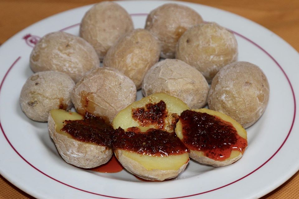 ¡Ya es Viernes! , y que mejor forma que empezar con unas papas arrugas y nuestro mojo picón 100% casero 😊🍽
●Teléfono de Reservas 955 707 747.