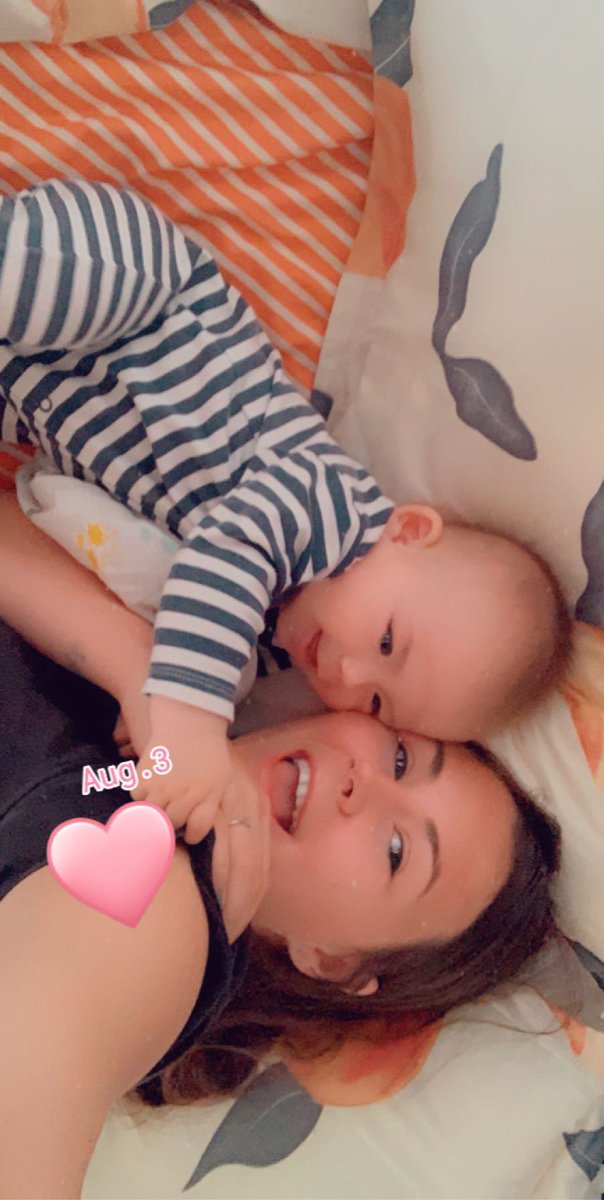 vickaayb's tweet photo. Happy Monday from me and boy! 💙 https://t.co/4GGvtTsYb2