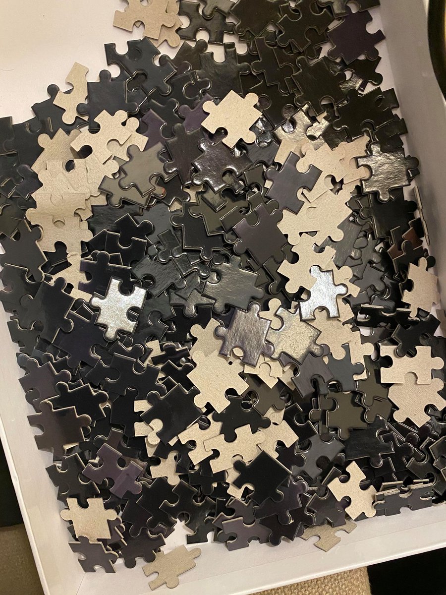 JayWessman's tweet photo. day 384 of lockdown: doing a puzzle designed by satan https://t.co/84UUzrwgNZ