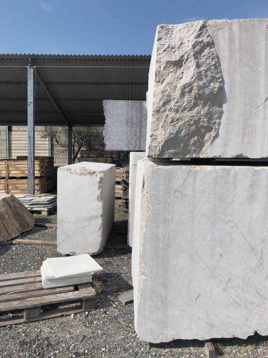 DOrefice_Studio's tweet photo. Landscape of pieces of marble during a hot summer day @upgroup1969 ▫️▪️

#marble #interiordesign #stone #design #architecture #interior #homedecor #marbledesign #marmo #carrara #massa https://t.co/NO9zlxTKIr