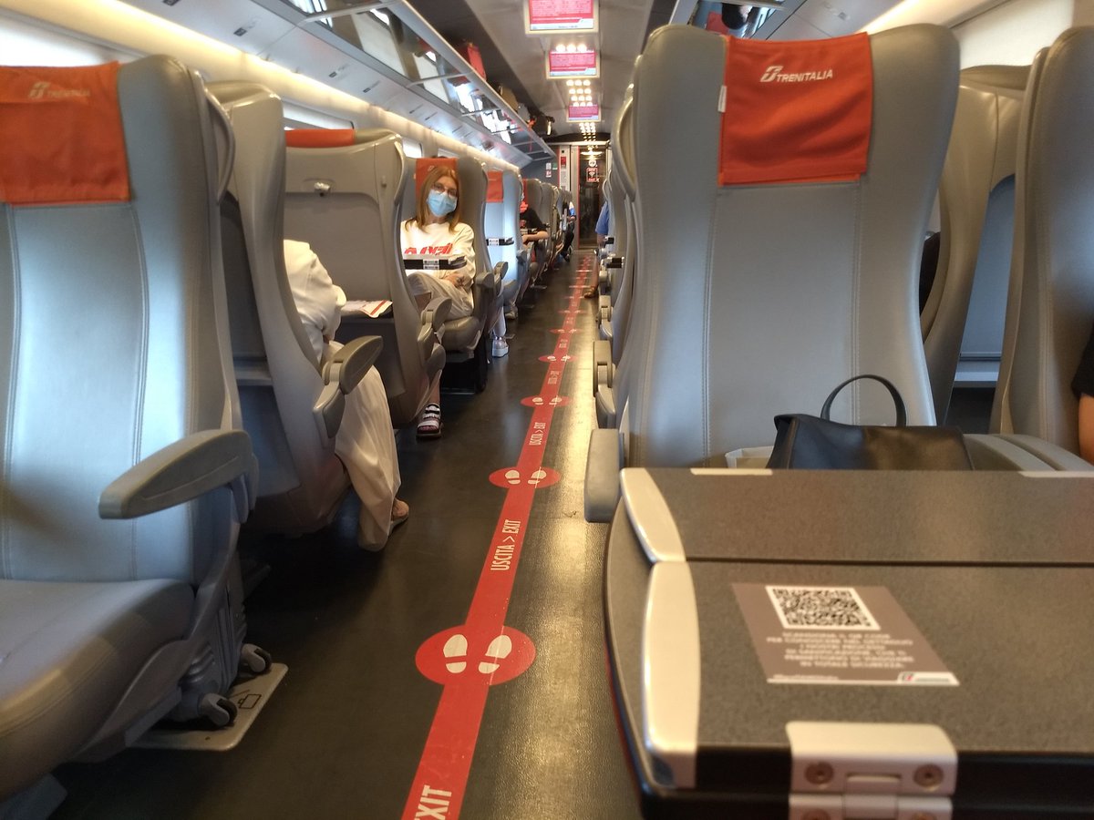 Just arrived back in Bella Italia, first trip in 5 months. Italian trains much better organised for social distancing than German/Austrian. You enter station + wagon through one door, leave via another. Disinfectant everywhere. Checked my temperature on the platform.
