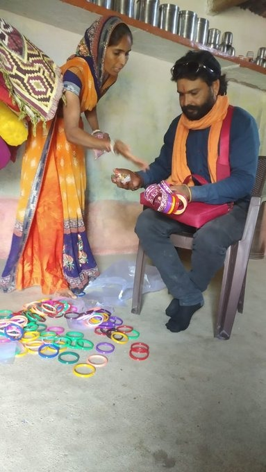 truptilahiri's tweet photo. CEI will be forming Self-Help Group of rural women of Sirpoi village (Agar District, Madhya Pradesh) whom Vilam ji will be now training in bangle-making business enterprise. Creating Rural Women Entrepreneurs have been one of the main features of #CEIResiliencySolutions https://t.co/3qKpeOJreV