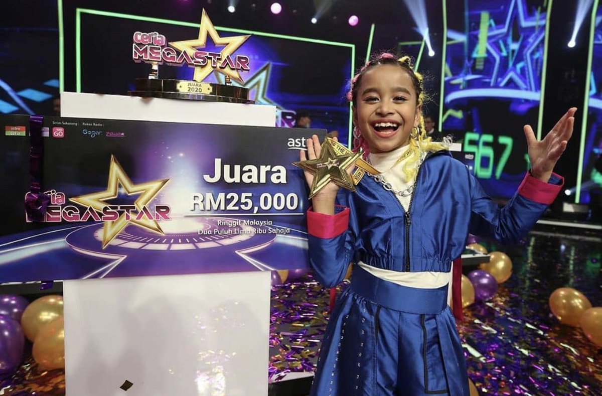 myprettyplay's tweet photo. Throwback to one unforgettable night of 18 July 2020. Our #JuaraCeriaMegastar2020 @kowachee ❤️❤️❤️ 

You gave #myprettyplay a chance - we truly enjoyed every minute of the many days working on this perfect outfit for you - thank you!
.
Shining little star, you are 💫🙌🏼😘 https://t.co/lwIxDBBaVE